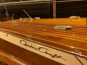 Chris-Craft 