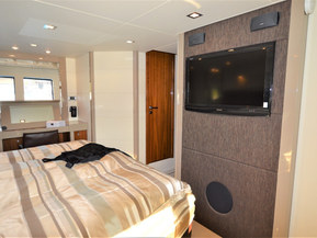 Sunseeker Predator 60