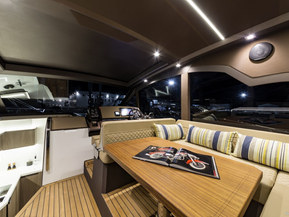 Galeon 425 HTS