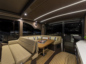 Galeon 425 HTS