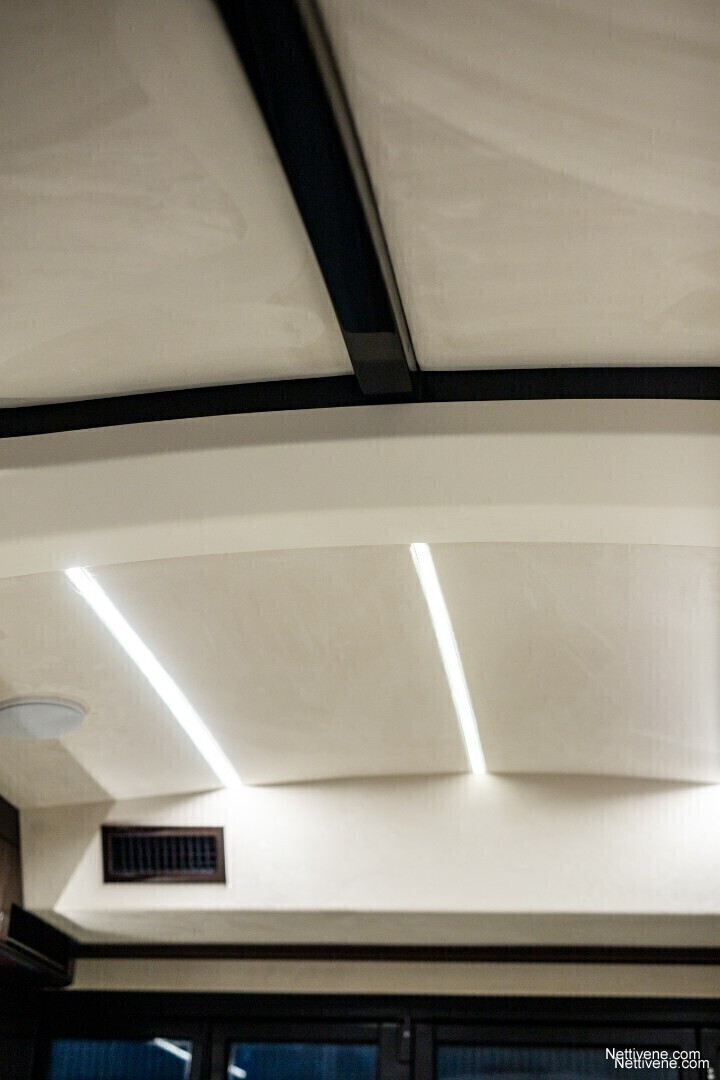 23 / 30