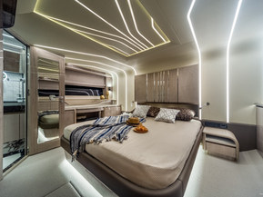 Galeon 700 SKYDECK