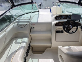 Sea Ray 275 Sundancer