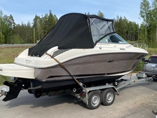 Sea Ray 235 Weekender