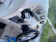 Sea Ray 235 Weekender