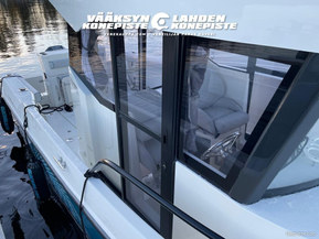 Quicksilver Captur 705 Pilothouse
