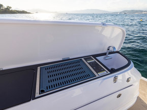 Axopar 45 XC Cross Cabin