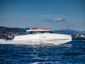 Axopar 45 XC Cross Cabin