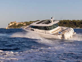 Axopar 45 XC Cross Cabin