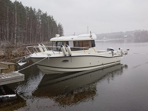 Quicksilver 755 Pilothouse