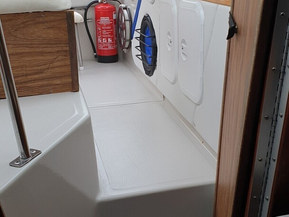 Sea Ray 21 Mid Cabin