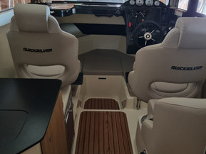 Quicksilver 755 Pilothouse