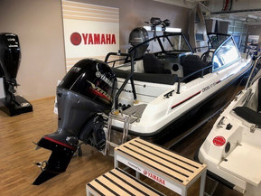 Yamarin Cross 57 VMAX