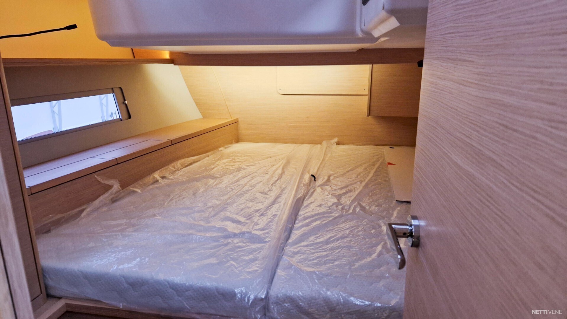 23 / 30