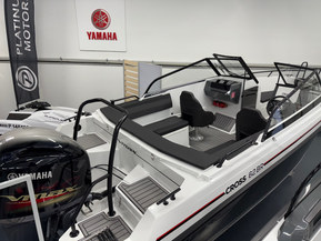 Yamarin Cross 62 VMAX