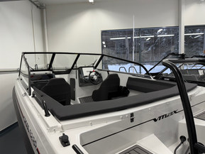 Yamarin Cross 62 VMAX