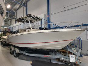 Boston Whaler 230 Outrage