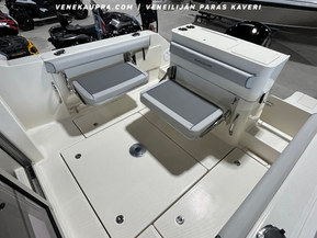 Quicksilver Captur 705 Pilothouse