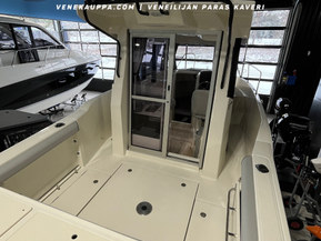 Quicksilver Captur 705 Pilothouse