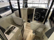 Quicksilver Captur 705 Pilothouse