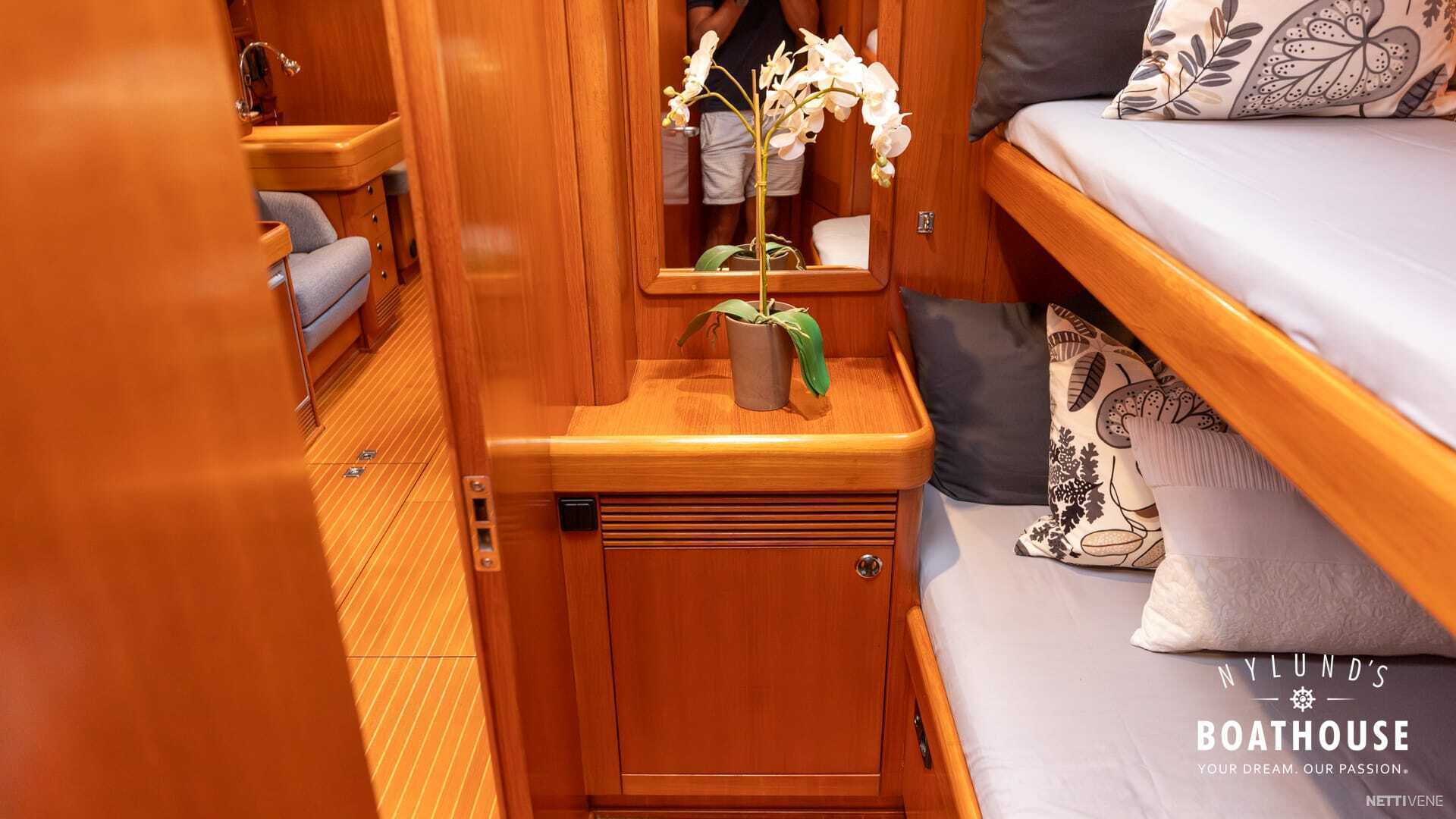 16 / 30