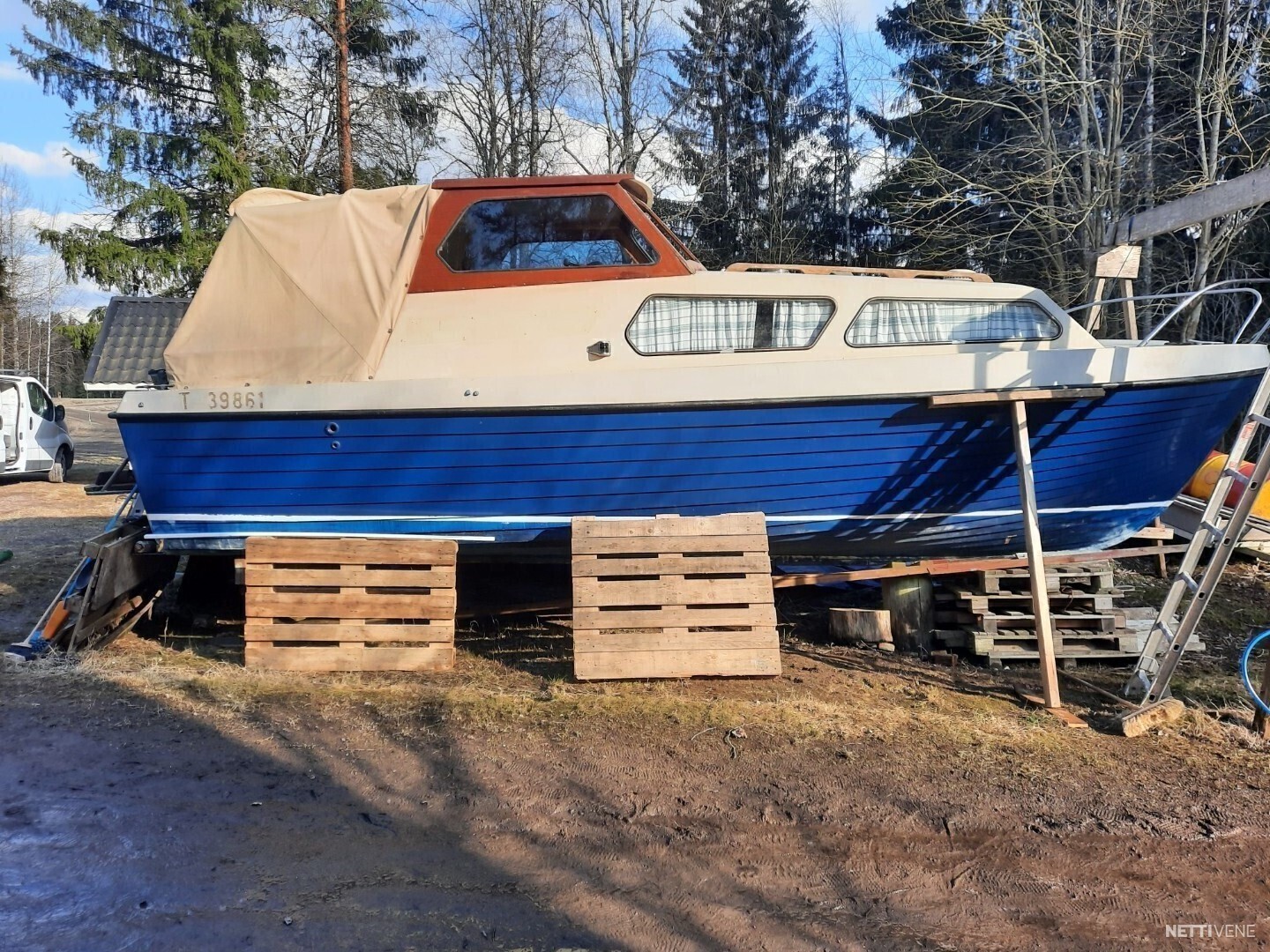 1 / 11