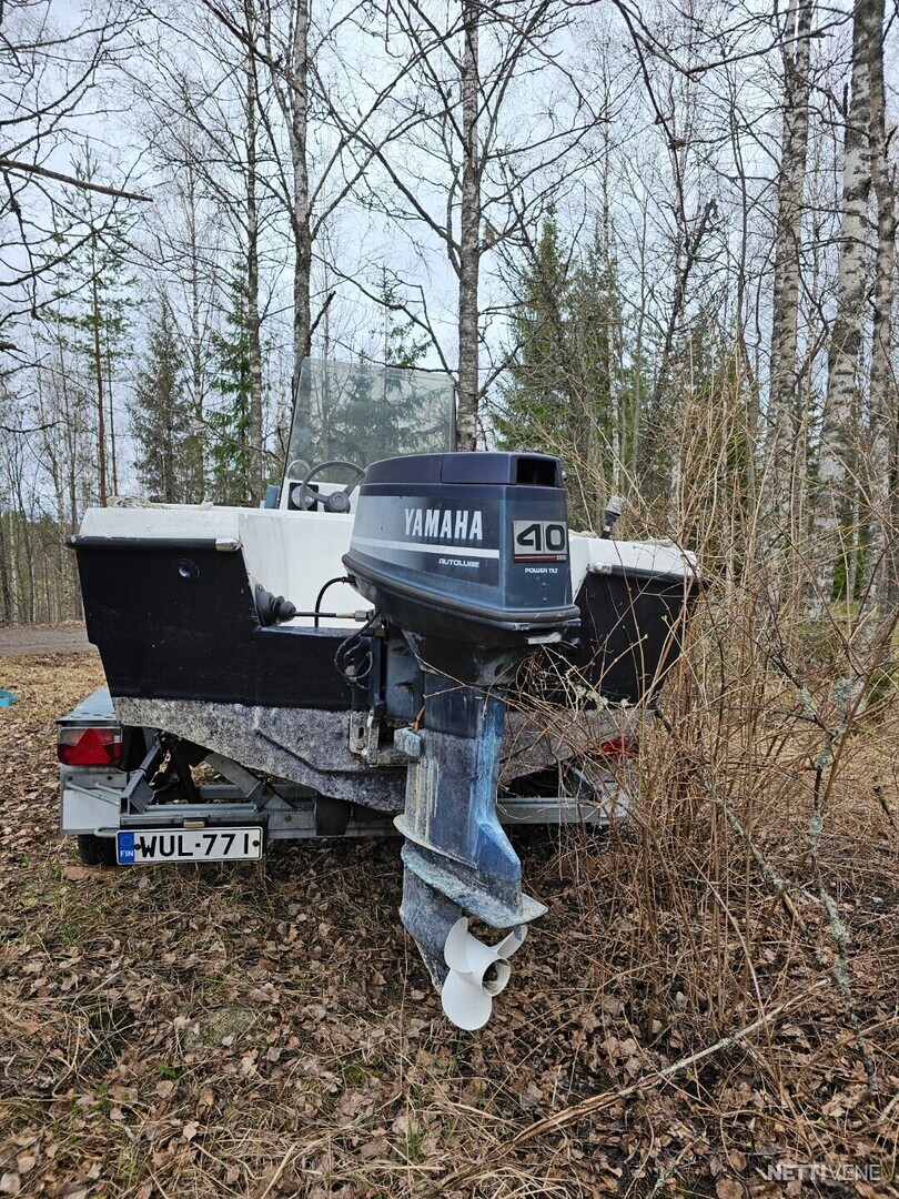 4 / 9