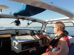 Albin 25