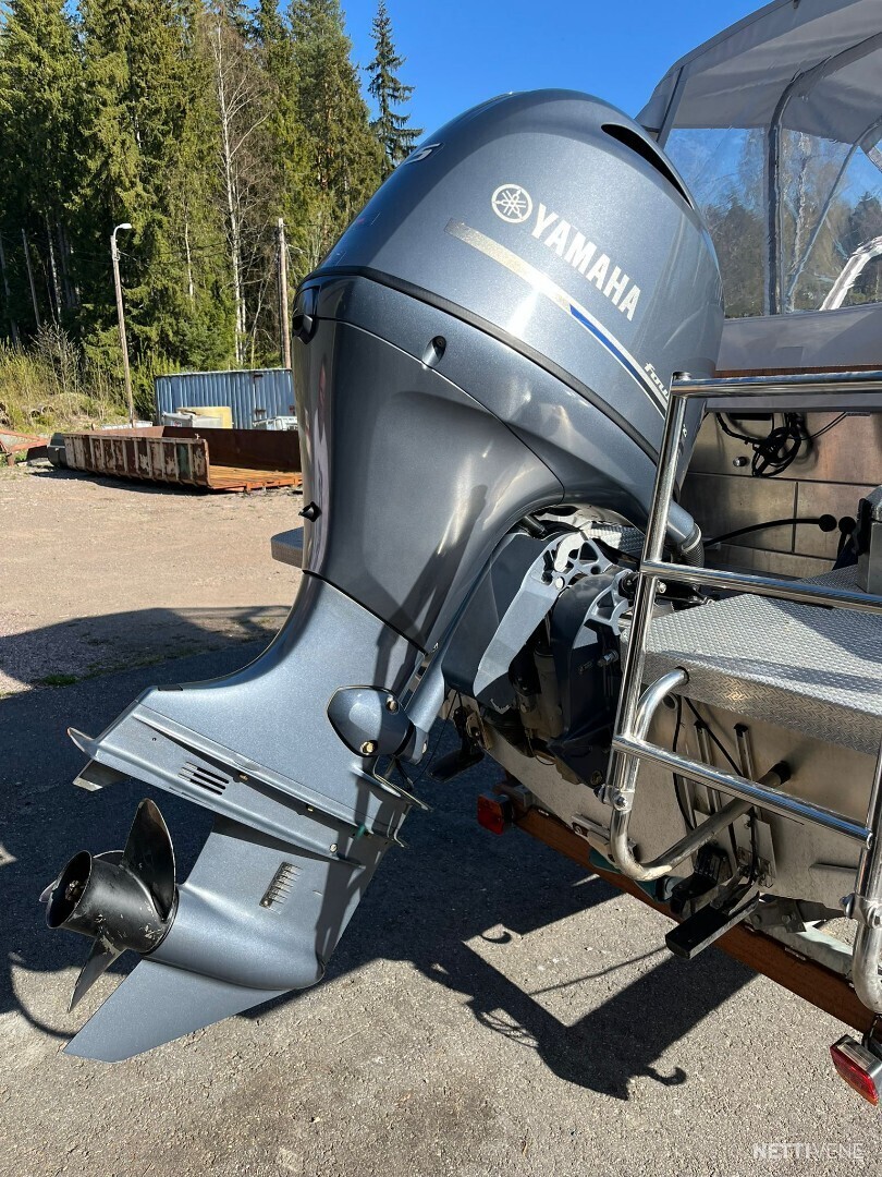 6 / 10