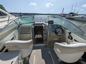 Sea Ray 235 Weekender