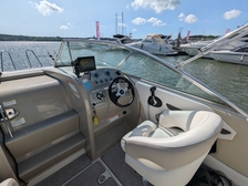 Sea Ray 235 Weekender