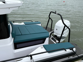 Axopar 28 Cabin