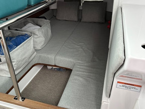 Axopar 28 Cabin