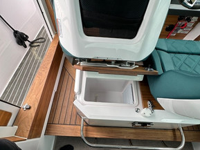 Axopar 28 Cabin