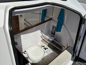 Axopar 28 Cabin