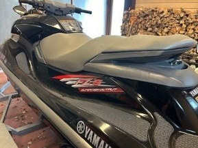 Yamaha FZS SHO