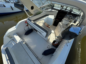 Bayliner 3055