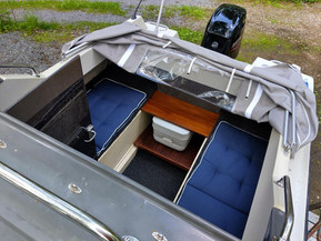 Delphin 565 cabin
