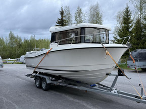 Quicksilver Captur 675 Pilothouse