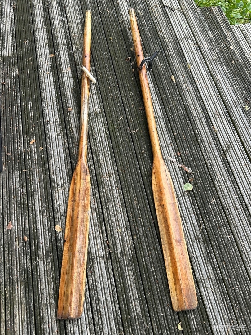 2 / 4