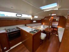 Beneteau Oceanis 37