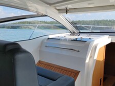 Sealine S330