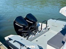 Axopar 28 Cabin