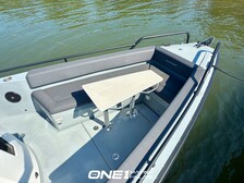 Axopar 28 Cabin