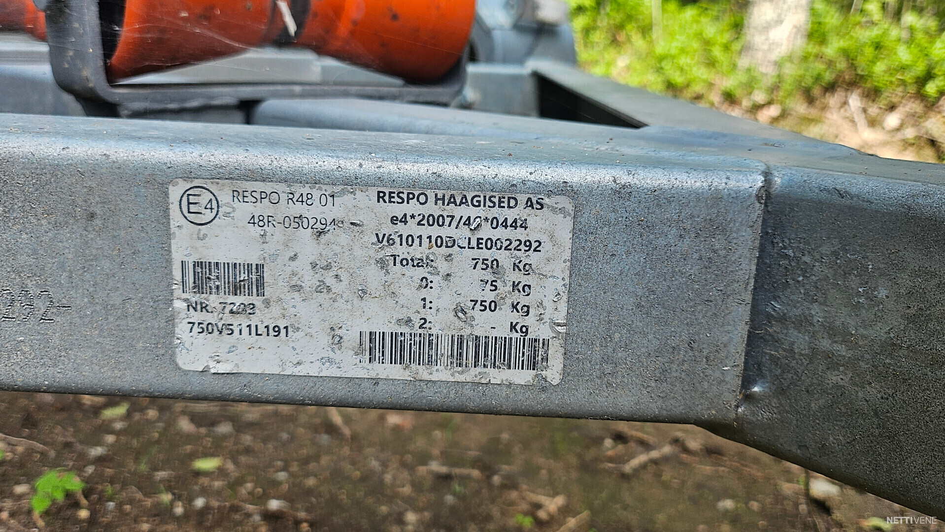 12 / 16