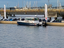 Axopar 28 Cabin