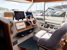 Nimbus 320 Coupe
