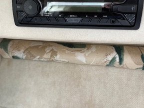 Sea Ray 215 Express Cruiser