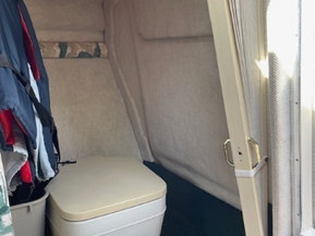 Sea Ray 215 Express Cruiser