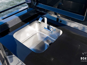 Axopar Brabus Shadow 800